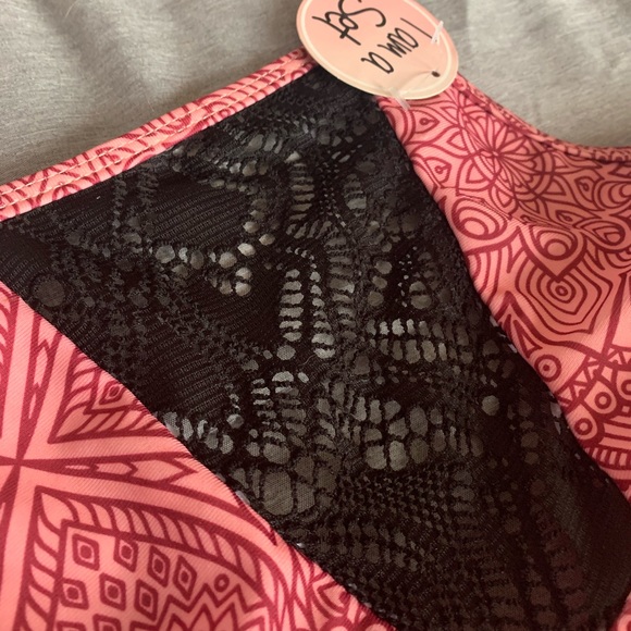 Bobbie Brooks Women’s Halter two piece swimsuit - Picture 4 of 8